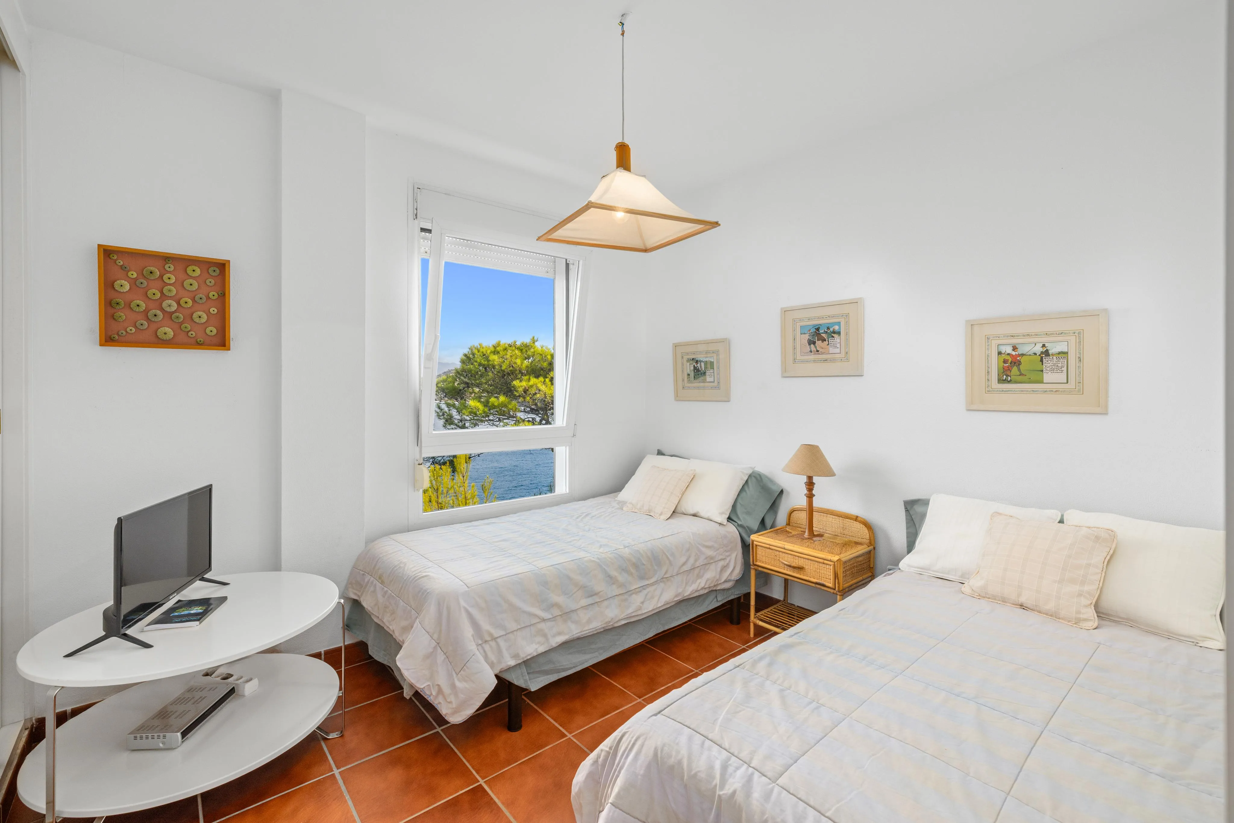 Villa in first sea line with impressive views-13