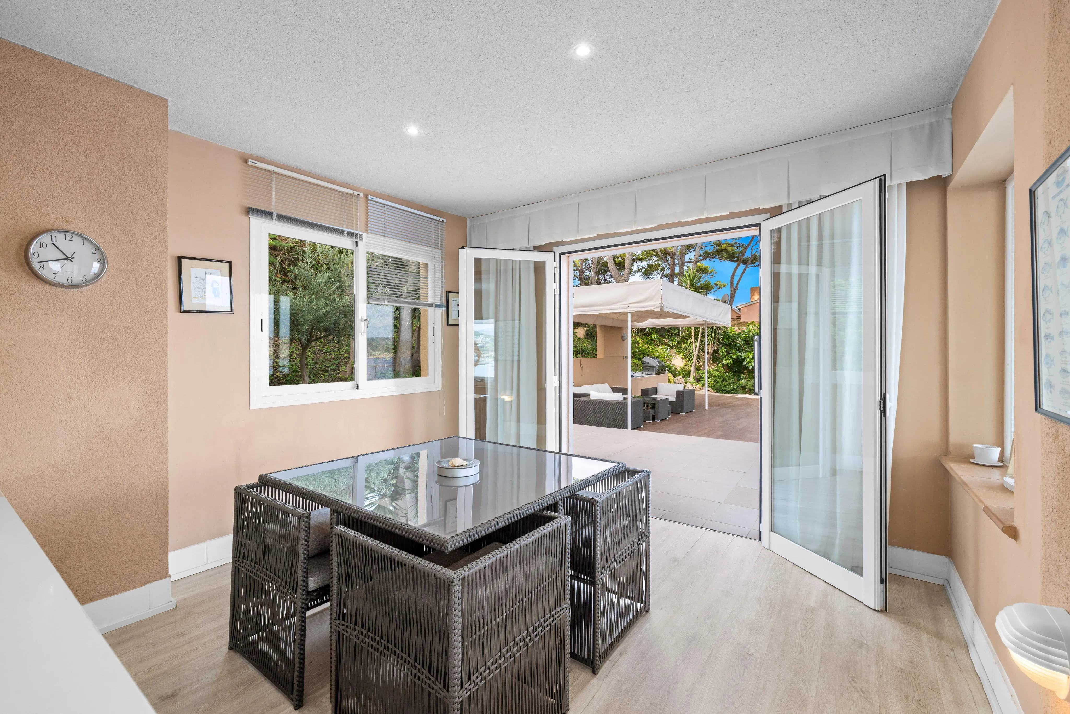 Casa con vistas impresionantes de primera linea-5