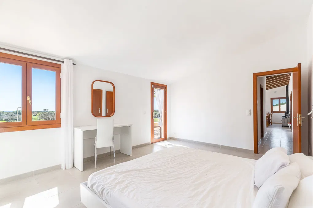 Finca with rental licence and sea views-8