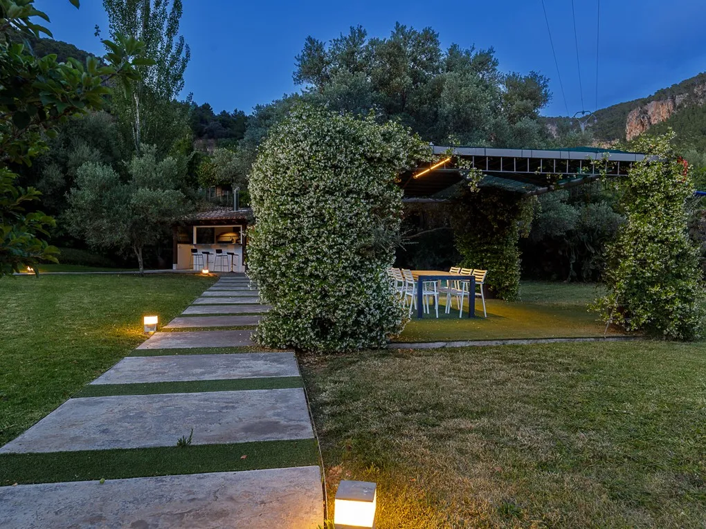 Современный дом с прекрасным видом в Буньоле-22