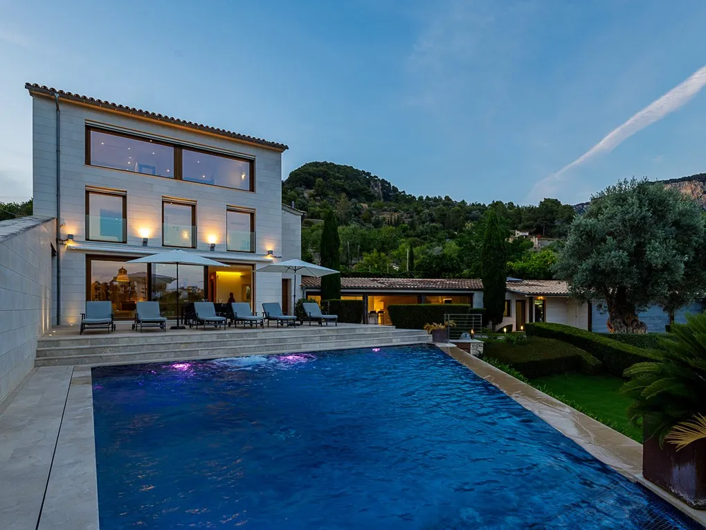 Современный дом с прекрасным видом в Буньоле-2