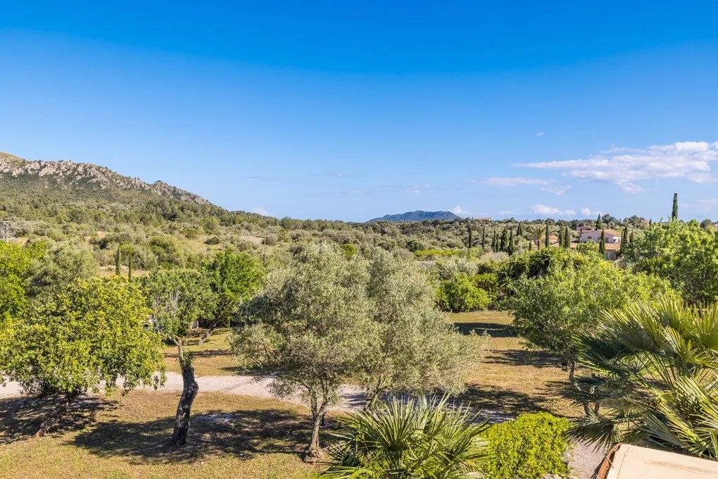 Finca mitt i ett vackert landskap nära Artá-14