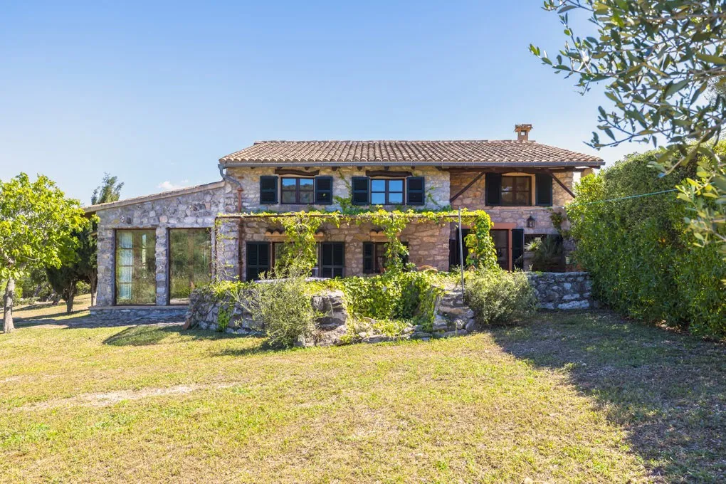 Finca pośrodku pięknego krajobrazu w pobliżu Artá-1