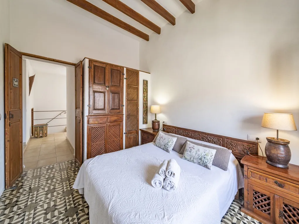 Casa di paese splendidamente ristrutturata con garage, piscina e licenza di locazione turistica-14