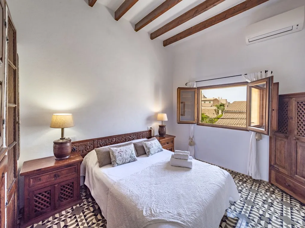 Casa di paese splendidamente ristrutturata con garage, piscina e licenza di locazione turistica-13