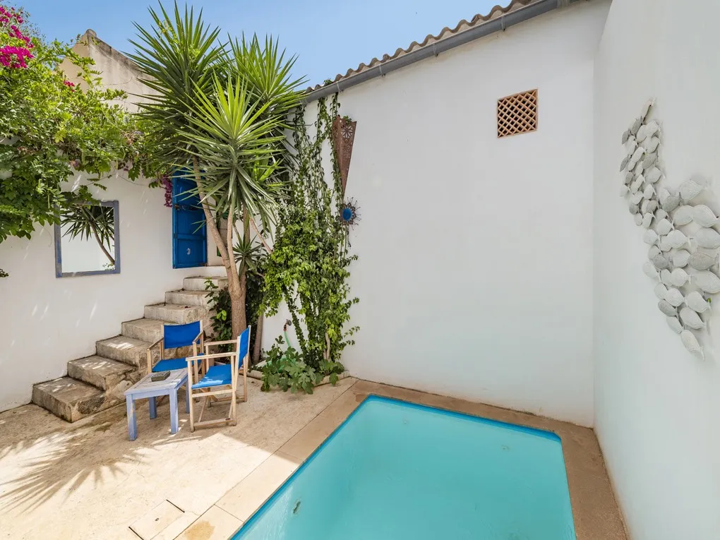 Casa di paese splendidamente ristrutturata con garage, piscina e licenza di locazione turistica-5