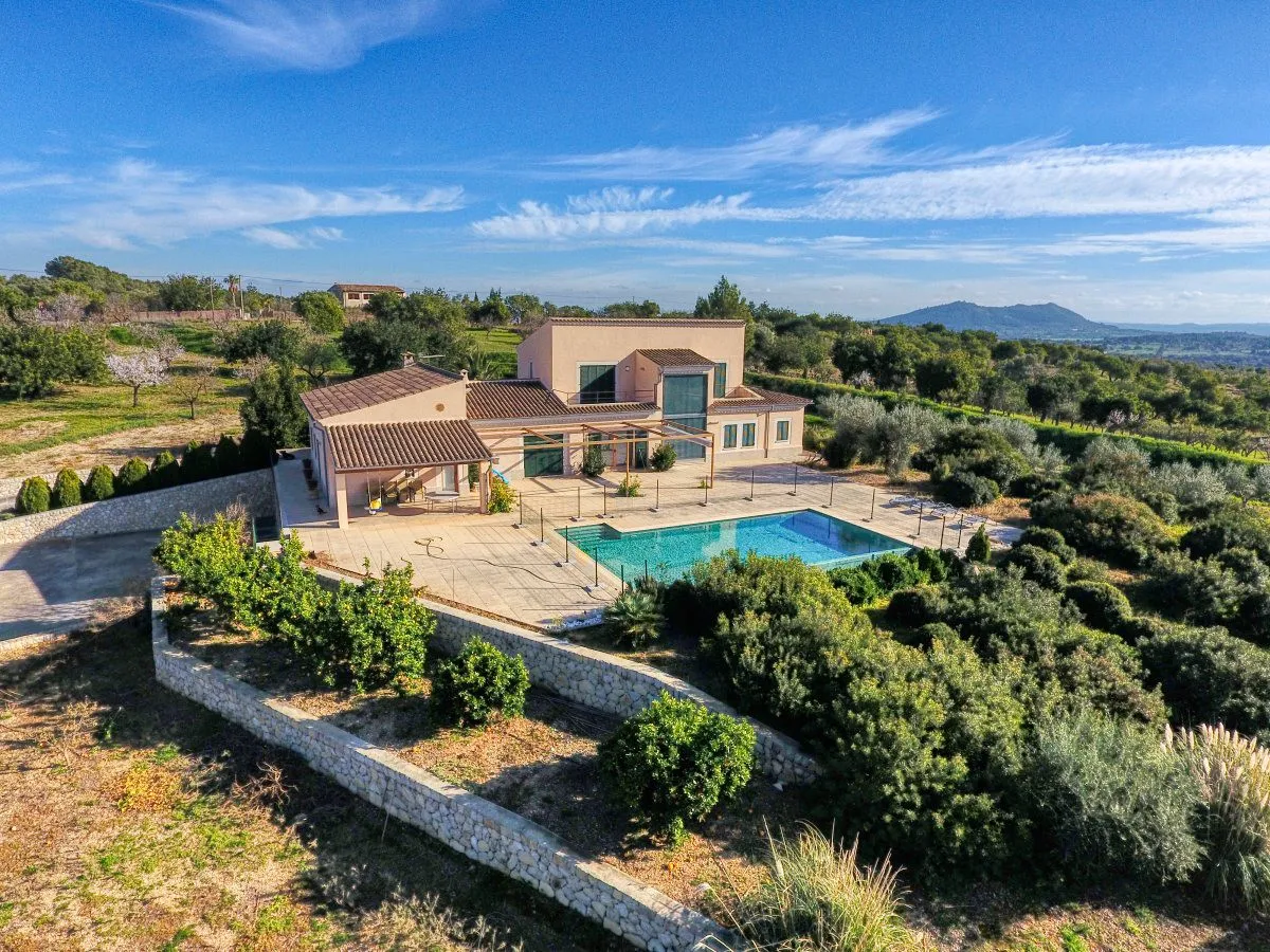 Excellent country estate with holiday rental license-1