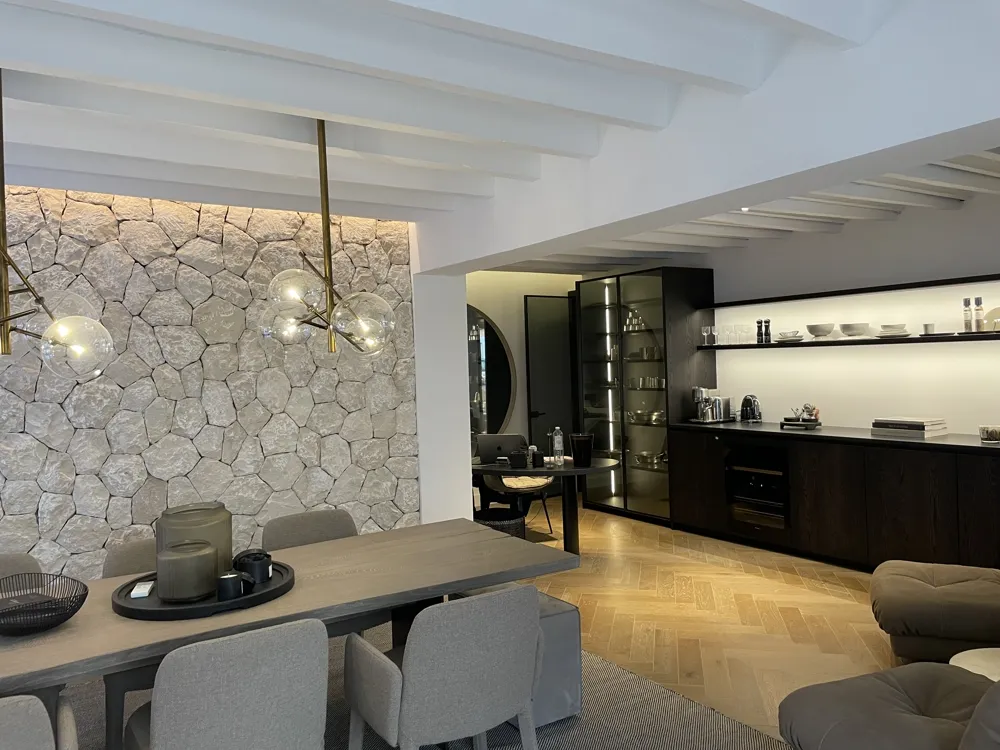 Een charmant, gerenoveerd kantoor in Santa Catalina-5