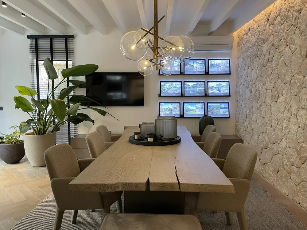 Een charmant, gerenoveerd kantoor in Santa Catalina-1