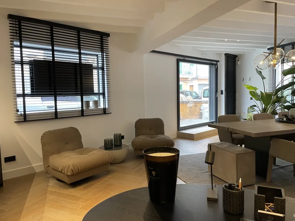 Een charmant, gerenoveerd kantoor in Santa Catalina-4