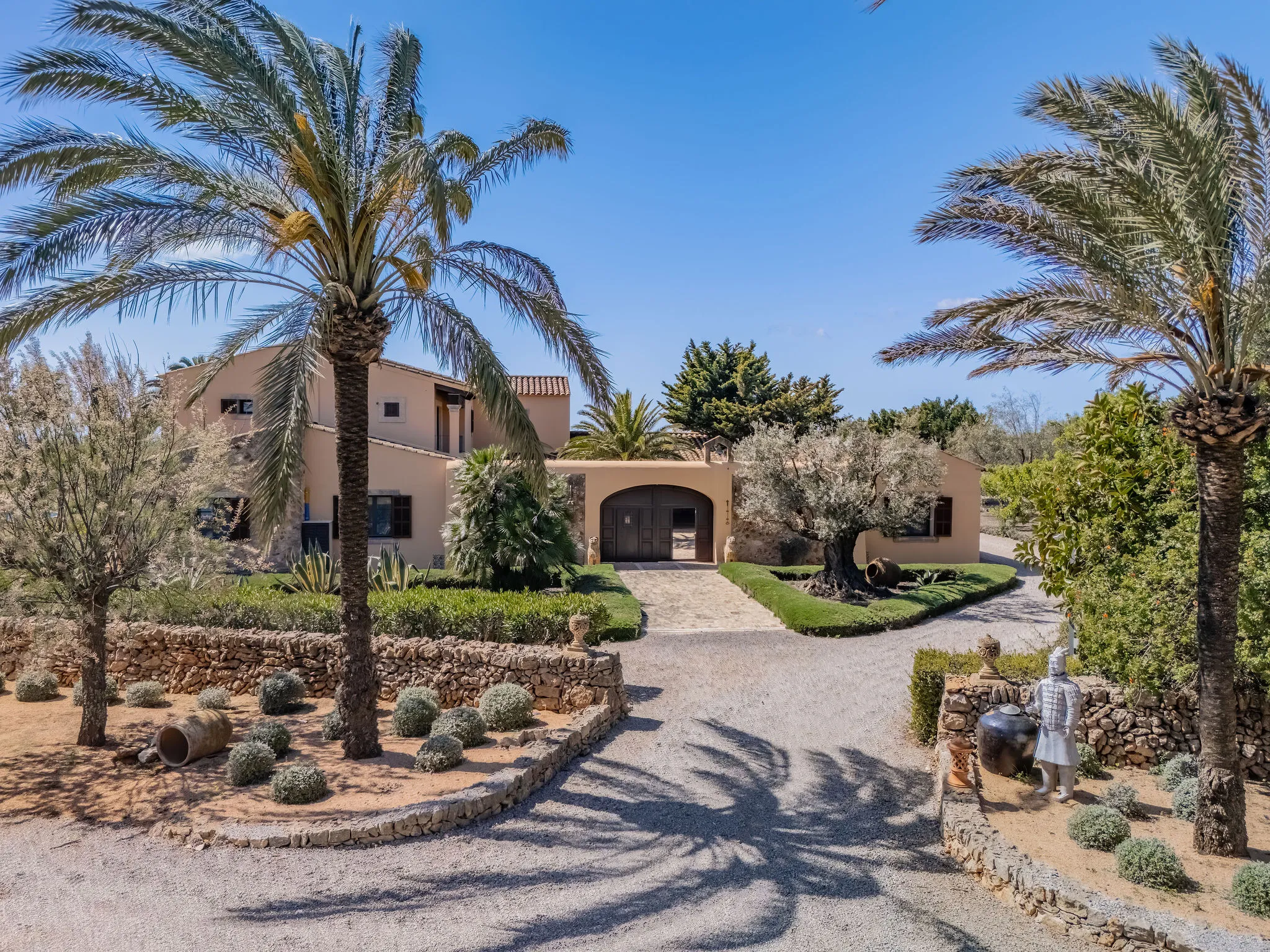 Goed onderhouden finca op een idyllische locatie tussen Santanyí en Alqueria Blanca-19