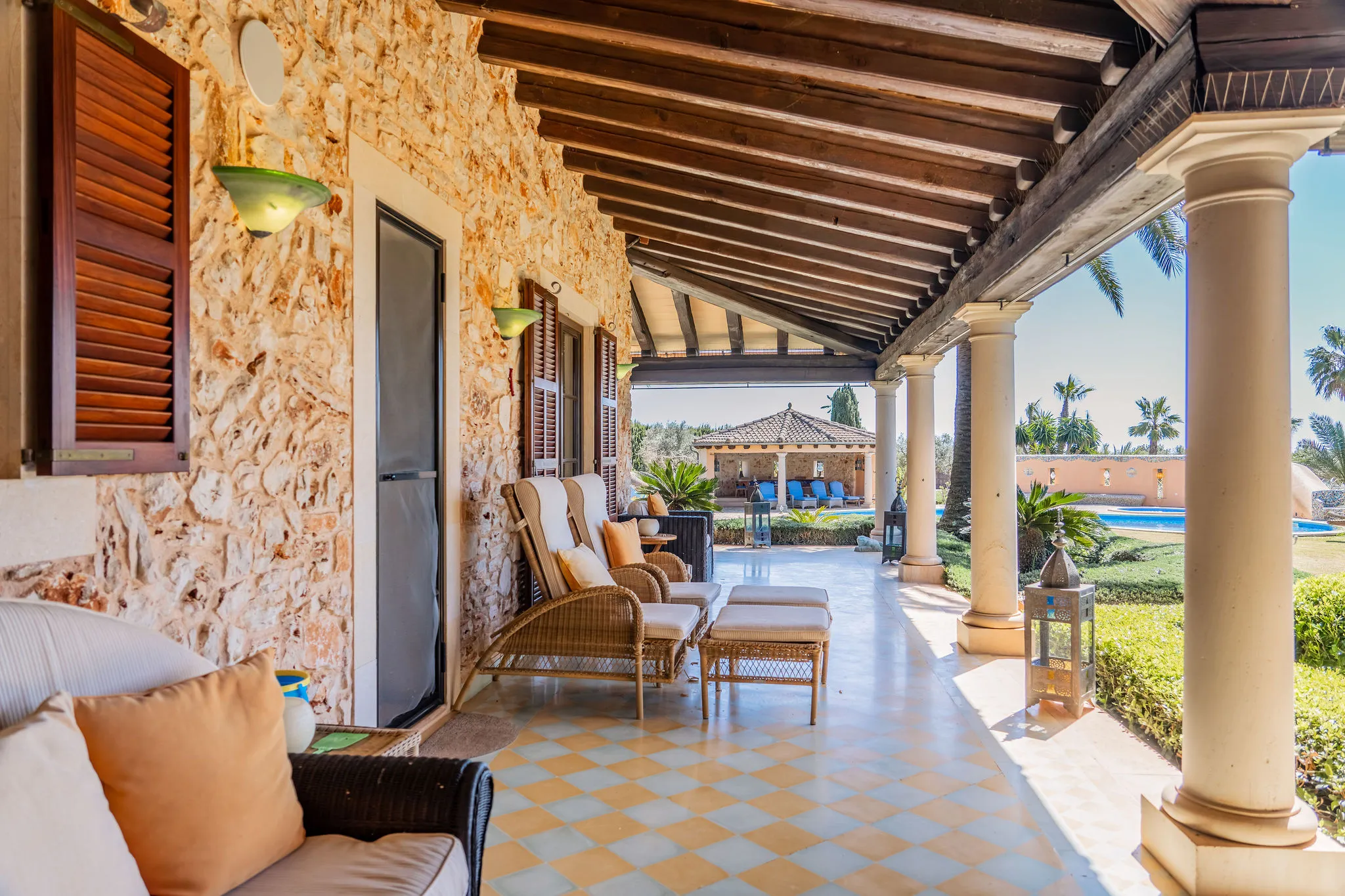 Goed onderhouden finca op een idyllische locatie tussen Santanyí en Alqueria Blanca-17