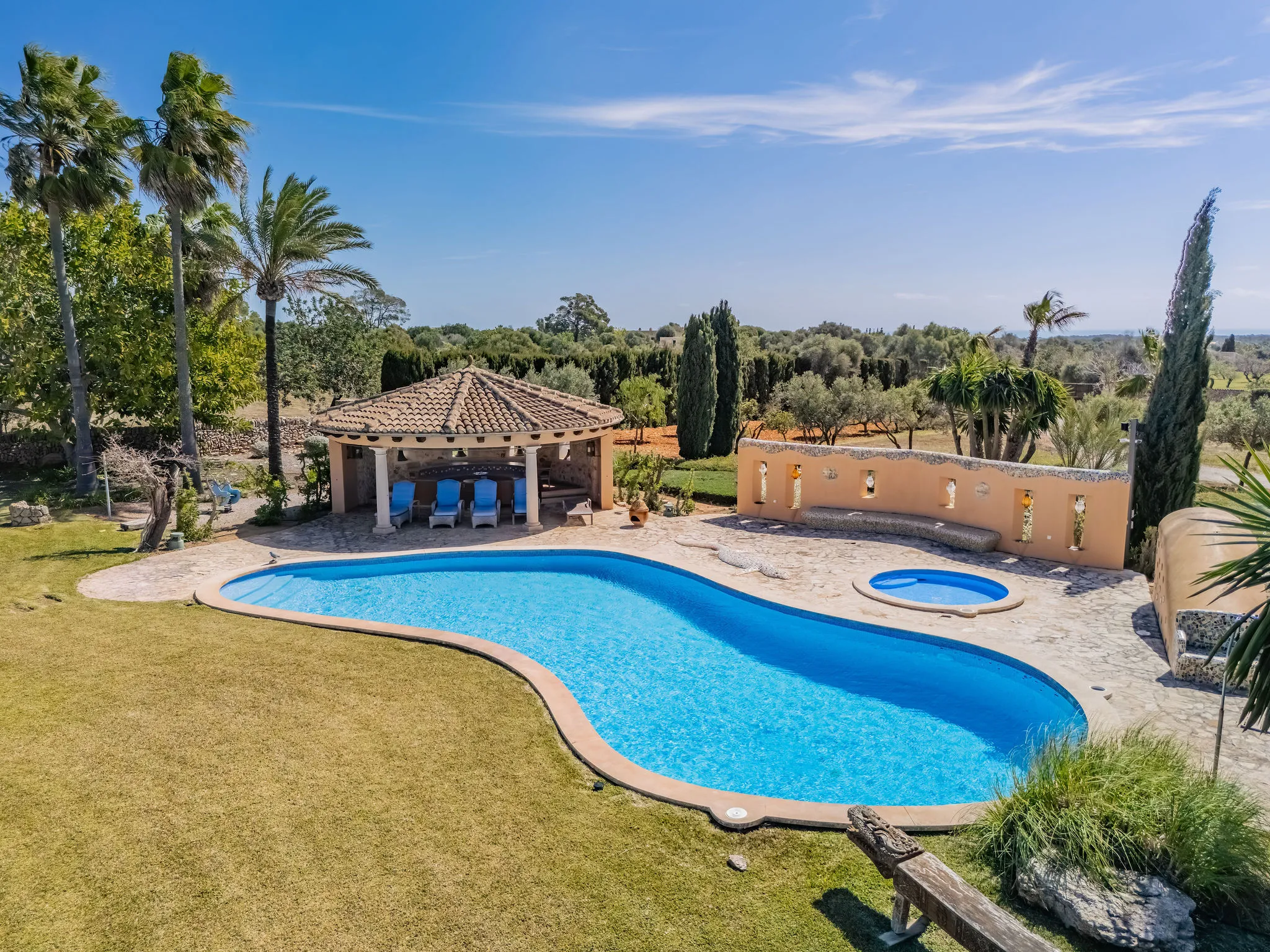 Goed onderhouden finca op een idyllische locatie tussen Santanyí en Alqueria Blanca-3