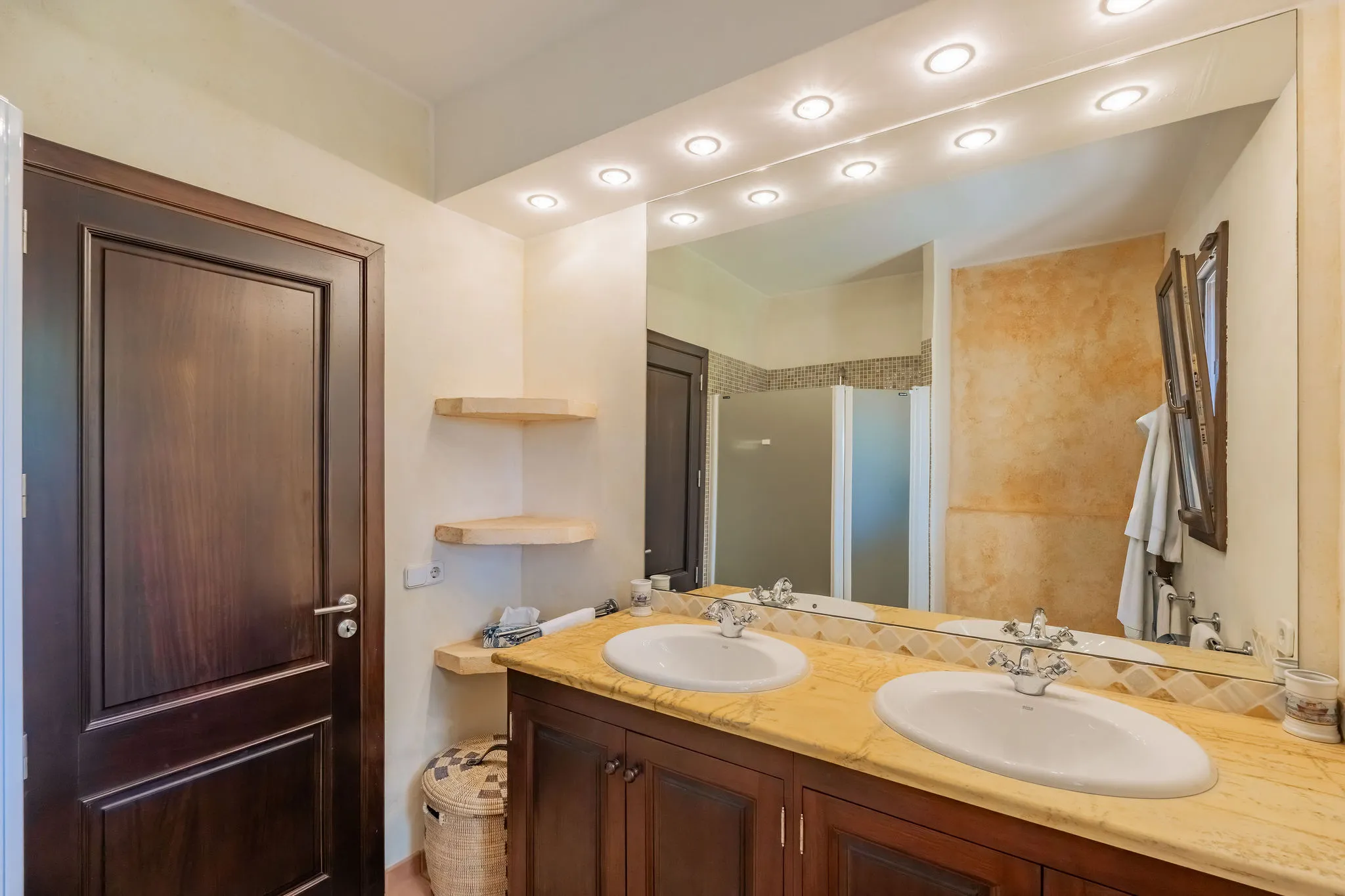 Goed onderhouden finca op een idyllische locatie tussen Santanyí en Alqueria Blanca-15