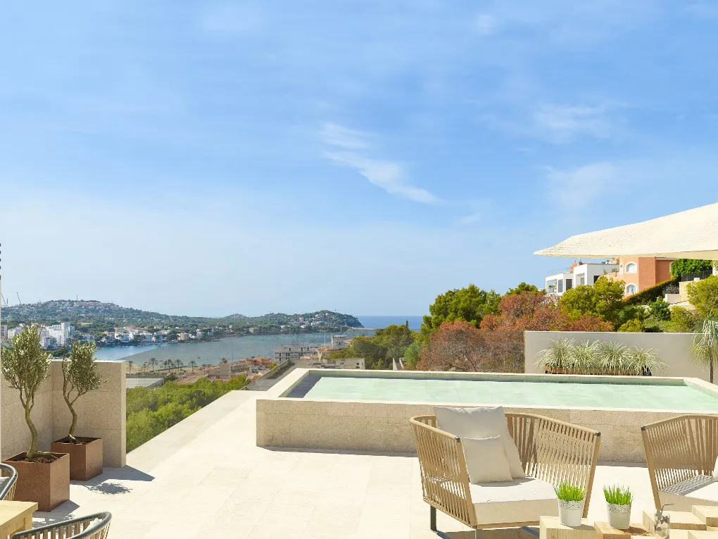 Hochwertiges Meerblickpenthouse mit Pool-1