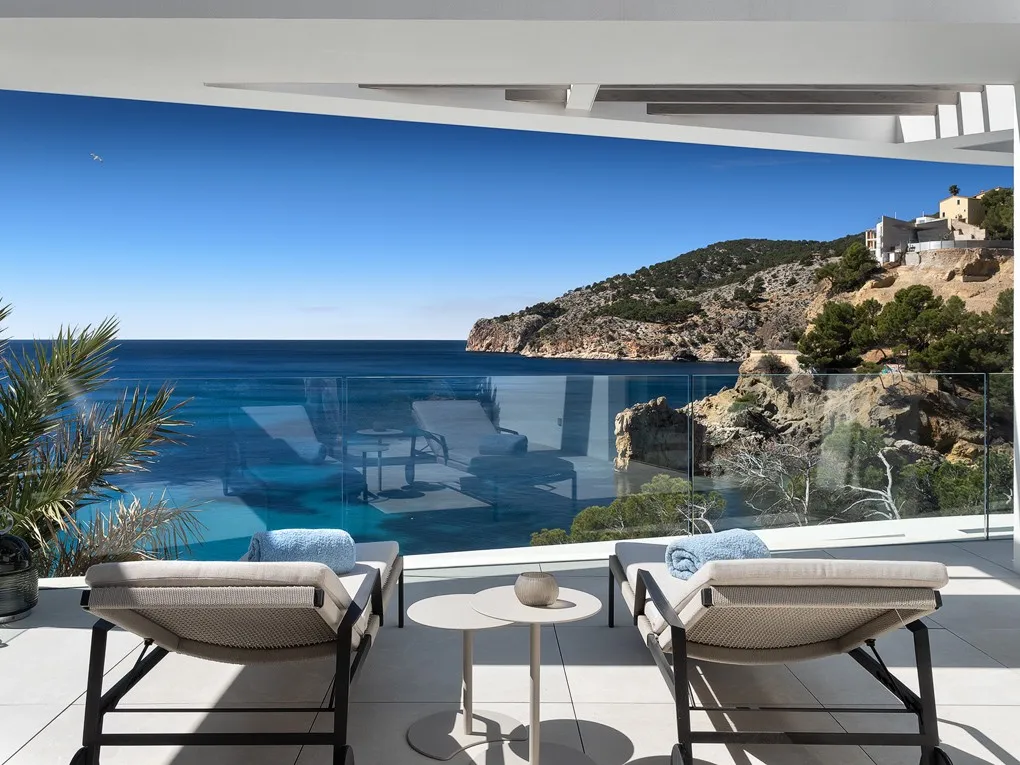 Unieke eersteklas nieuwbouwvilla in de eerste zeelijn met directe toegang tot de zee-13