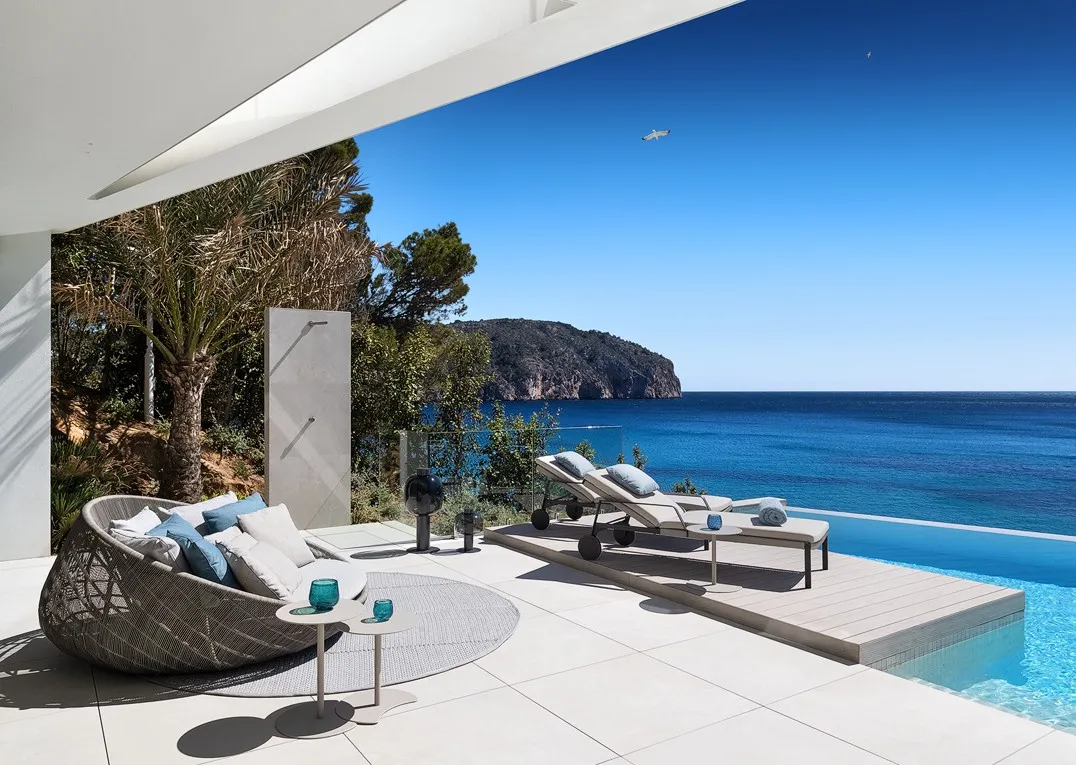 Unique newly-built Frontline Premium Villa with direct sea access-4