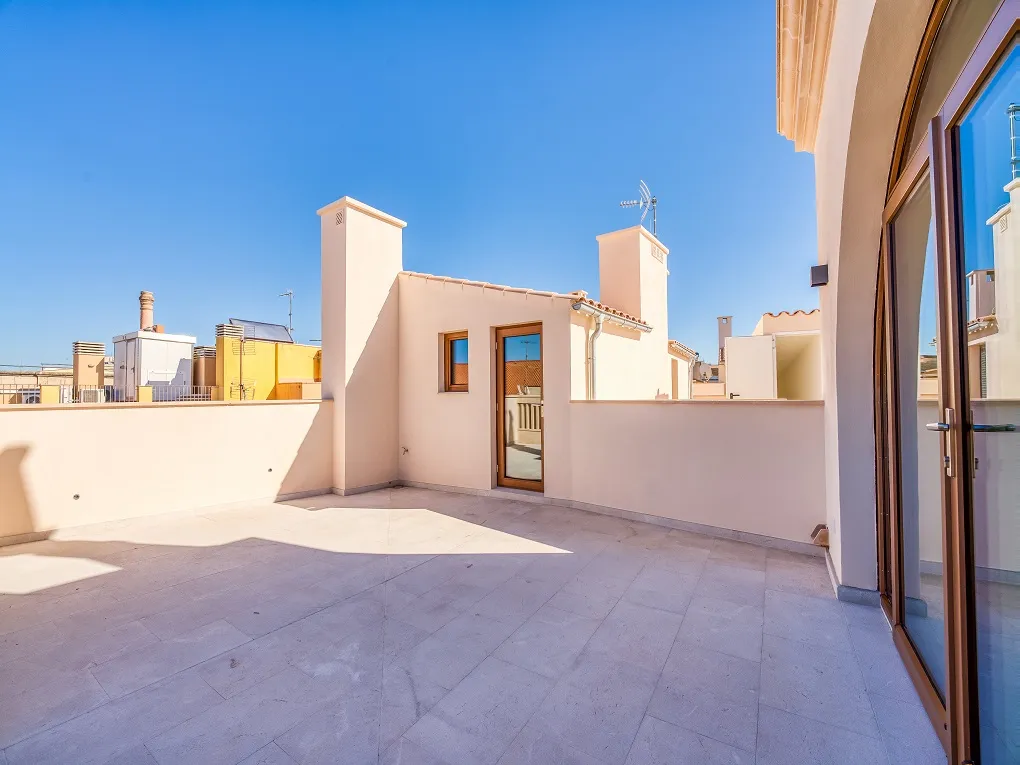 Luksusowy dwupoziomowy penthouse z tarasem na dachu i windą-11