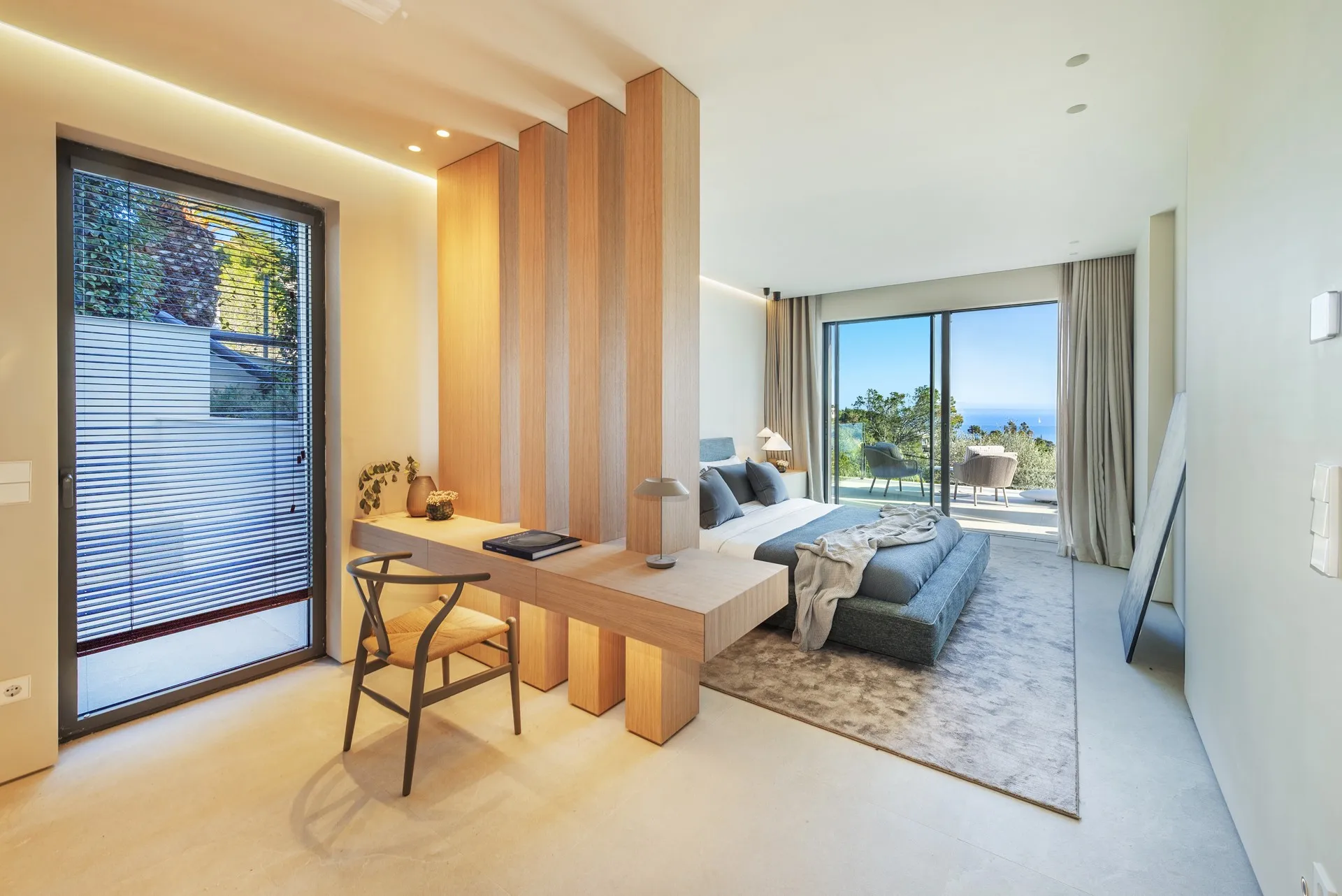 Luxurious villa with panoramic sea views in exclusive location-16