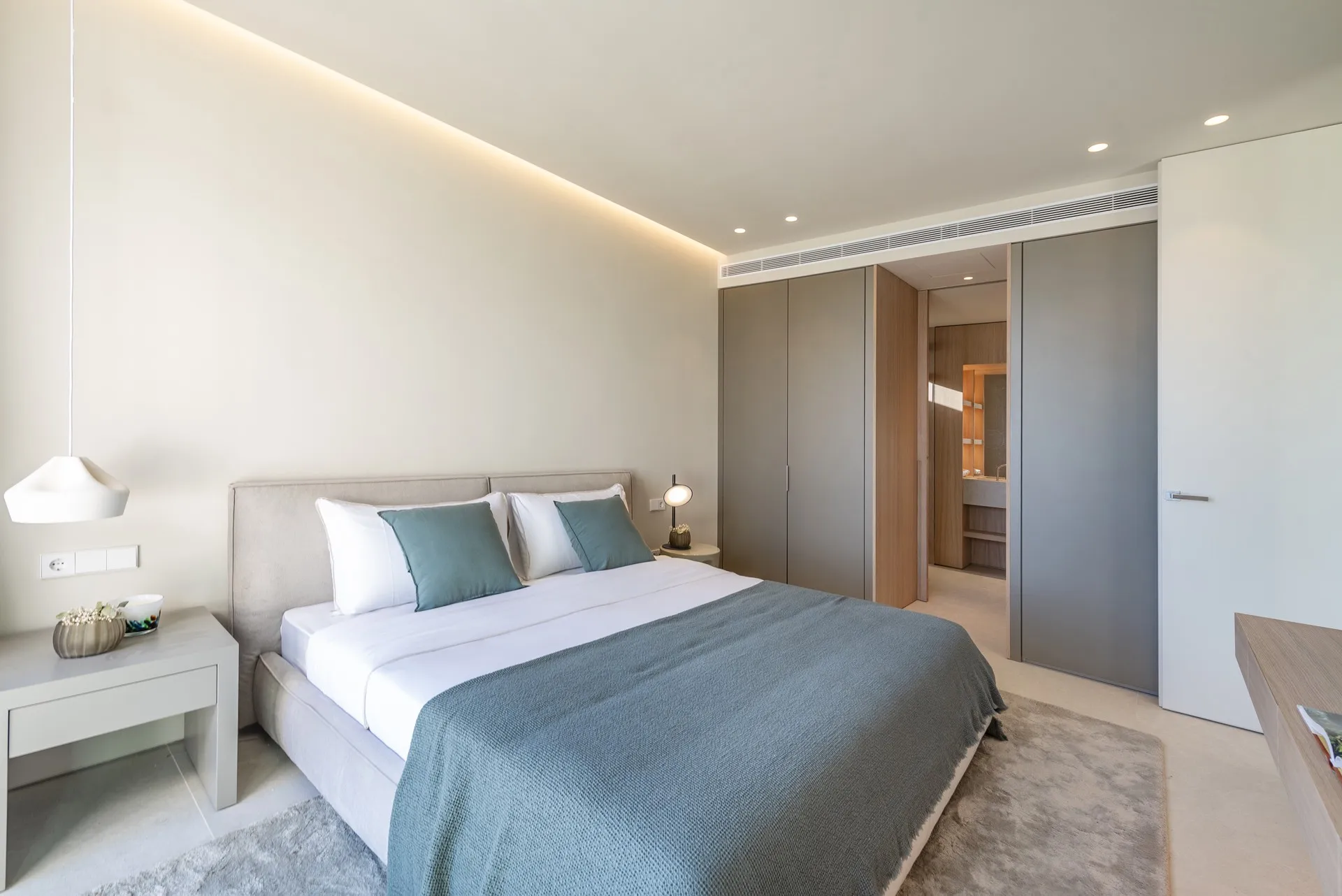 Luxurious villa with panoramic sea views in exclusive location-9