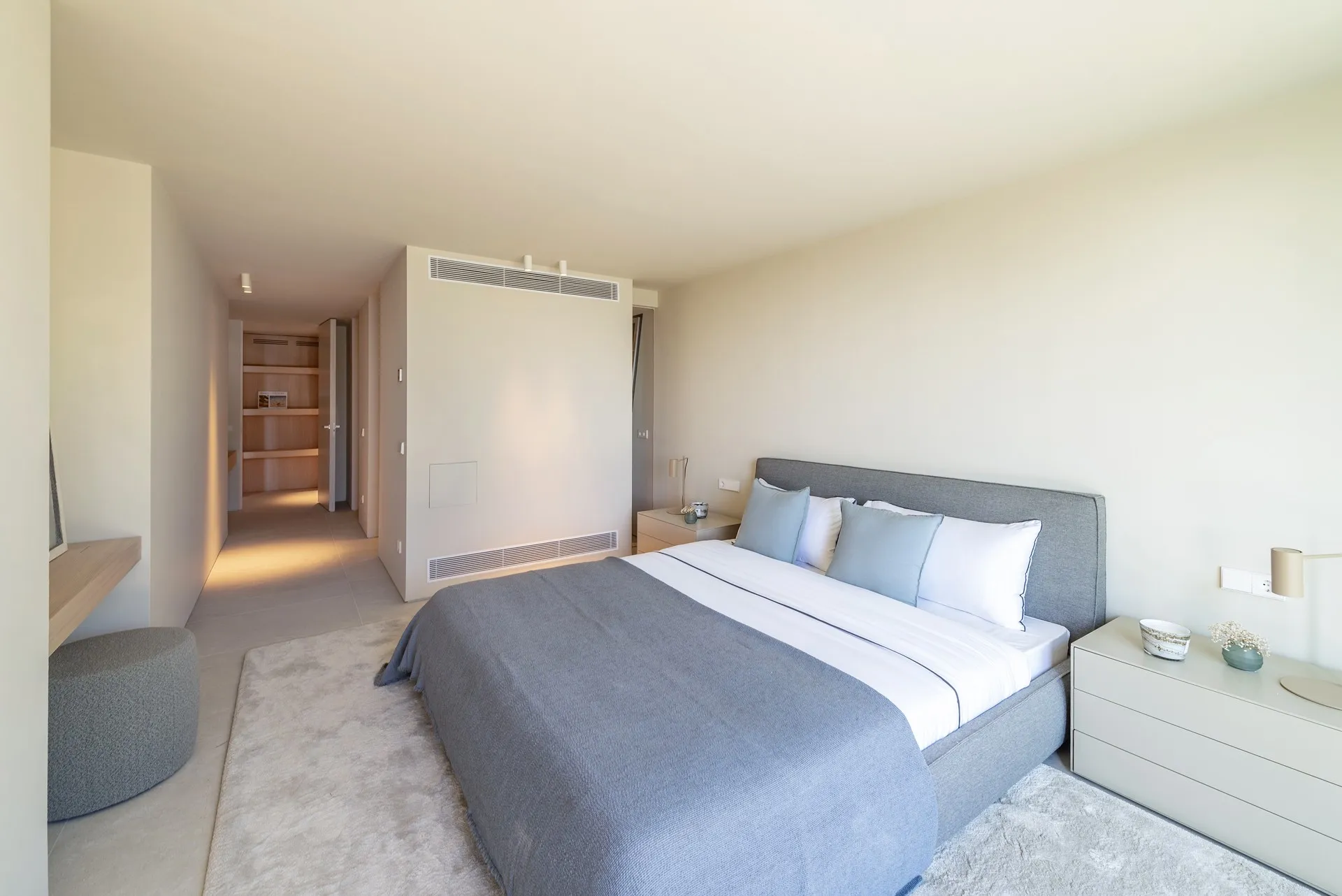 Luxurious villa with panoramic sea views in exclusive location-8