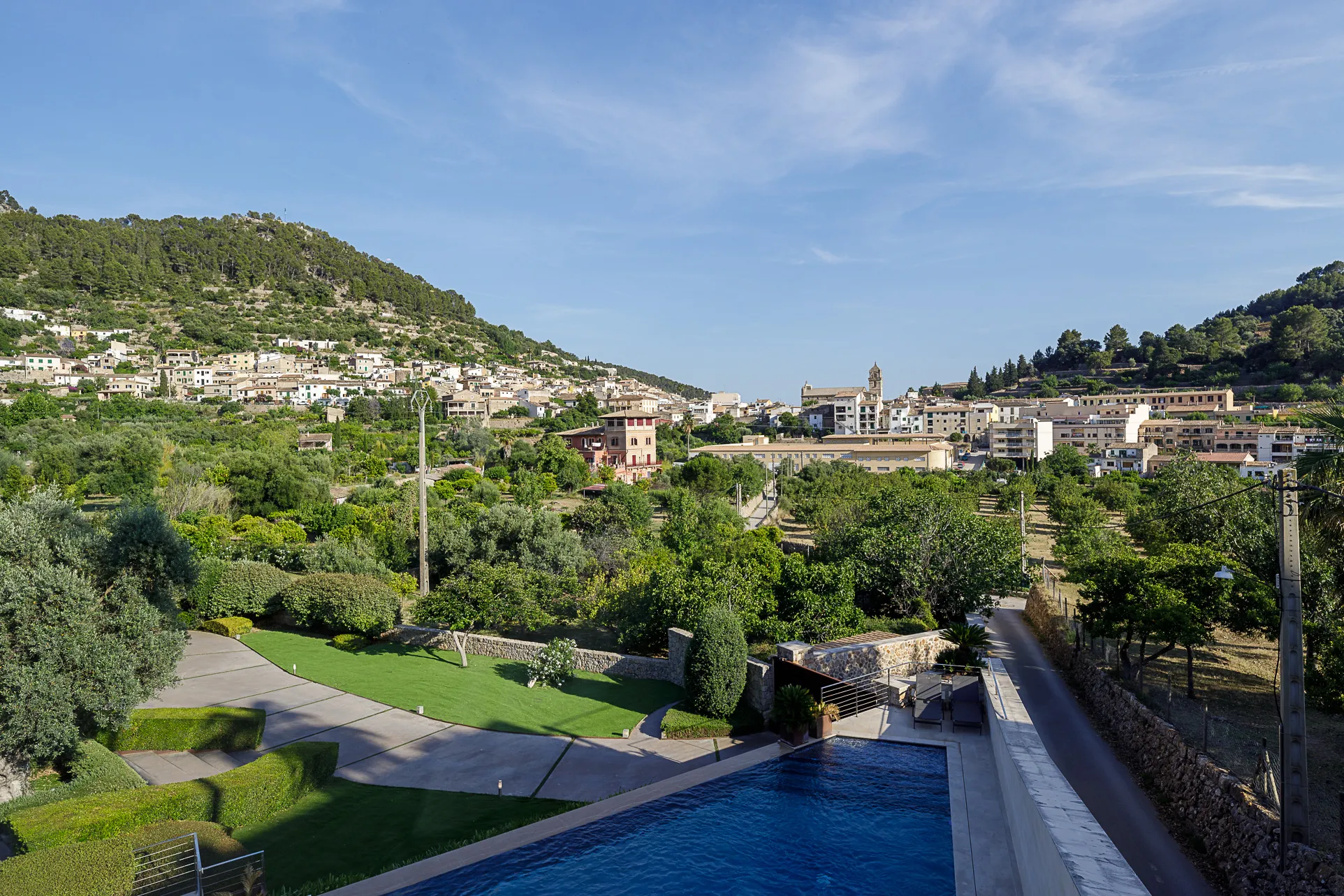 Extravagant villa with stunning views in Bunyola-24