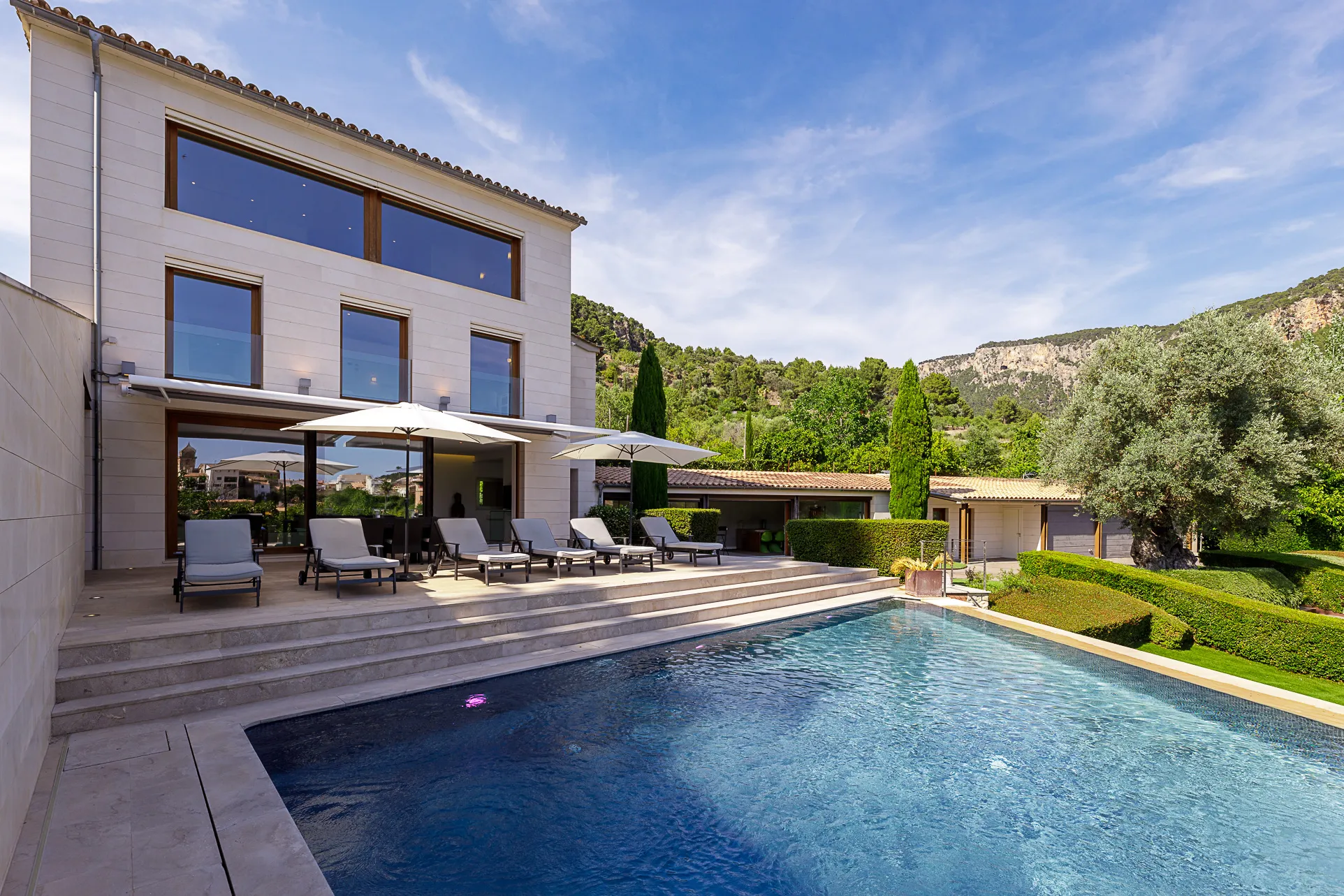 Extravagant villa with stunning views in Bunyola-23