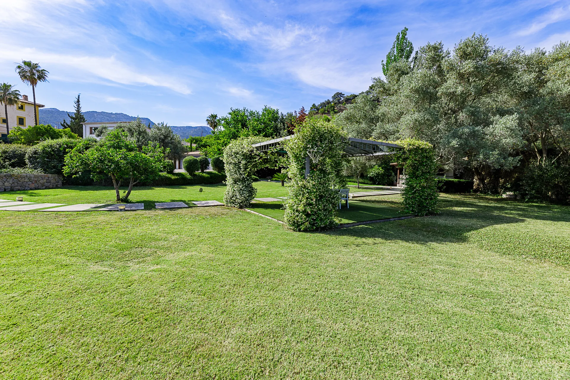 Extravagante villa met geweldig uitzicht in Bunyola-10
