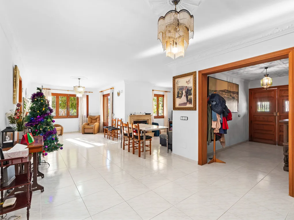Chalet with a lot of potential-3
