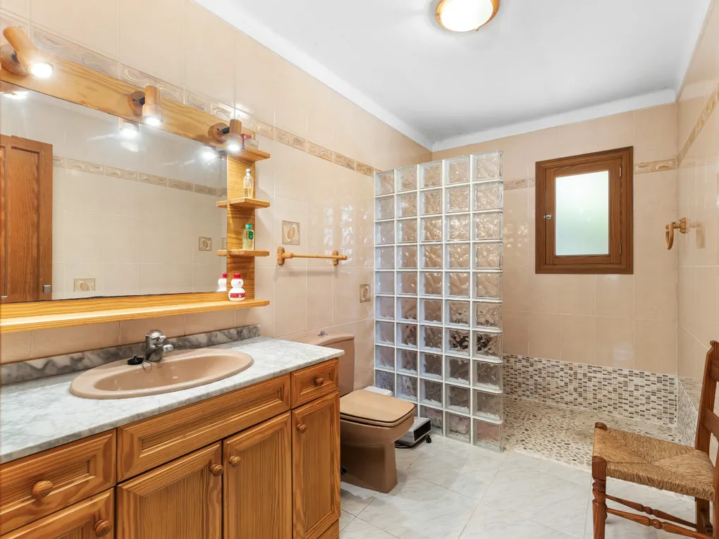 Chalet met veel potentieel-6