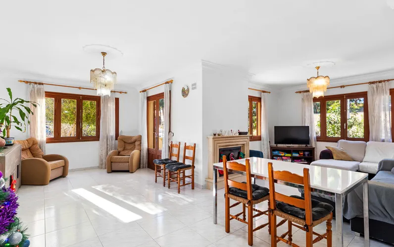 Villa mit viel Potenzial in Meeresnähe