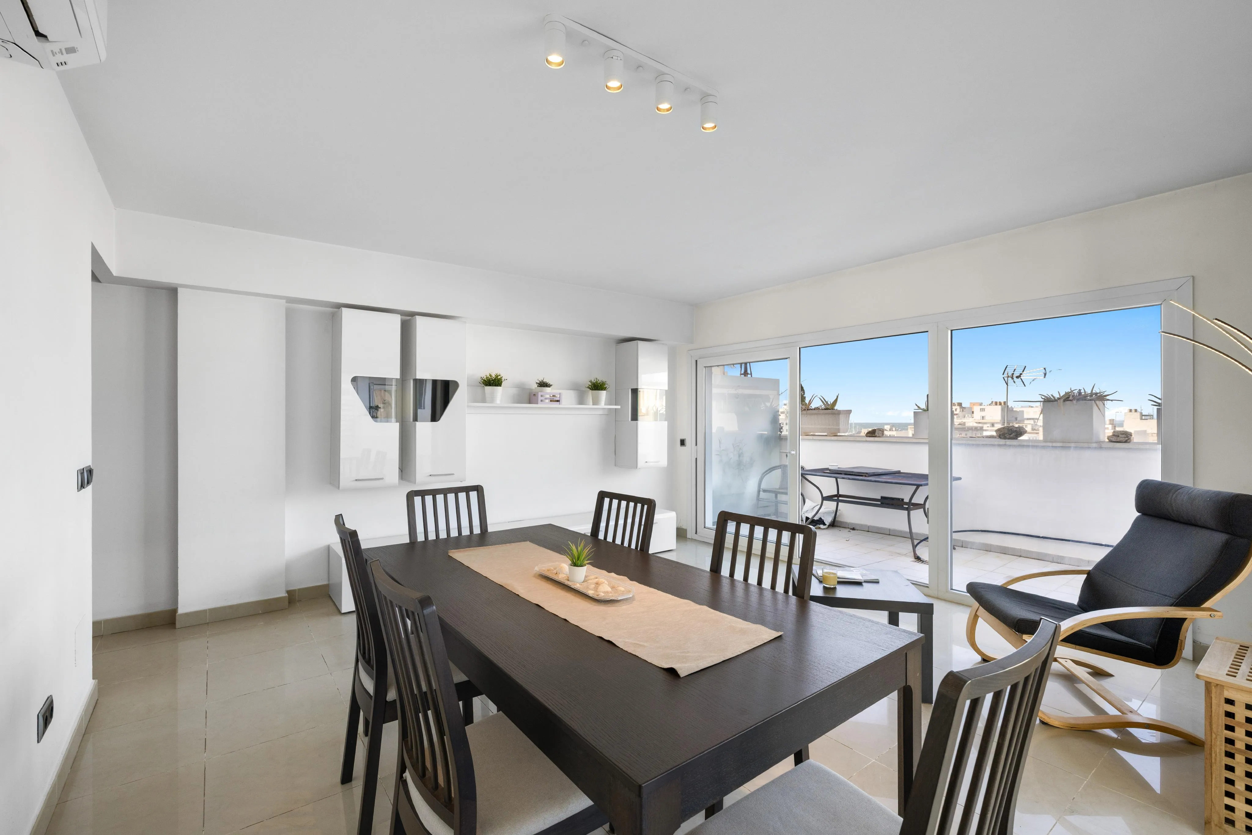 Spacious apartment with community pool-3