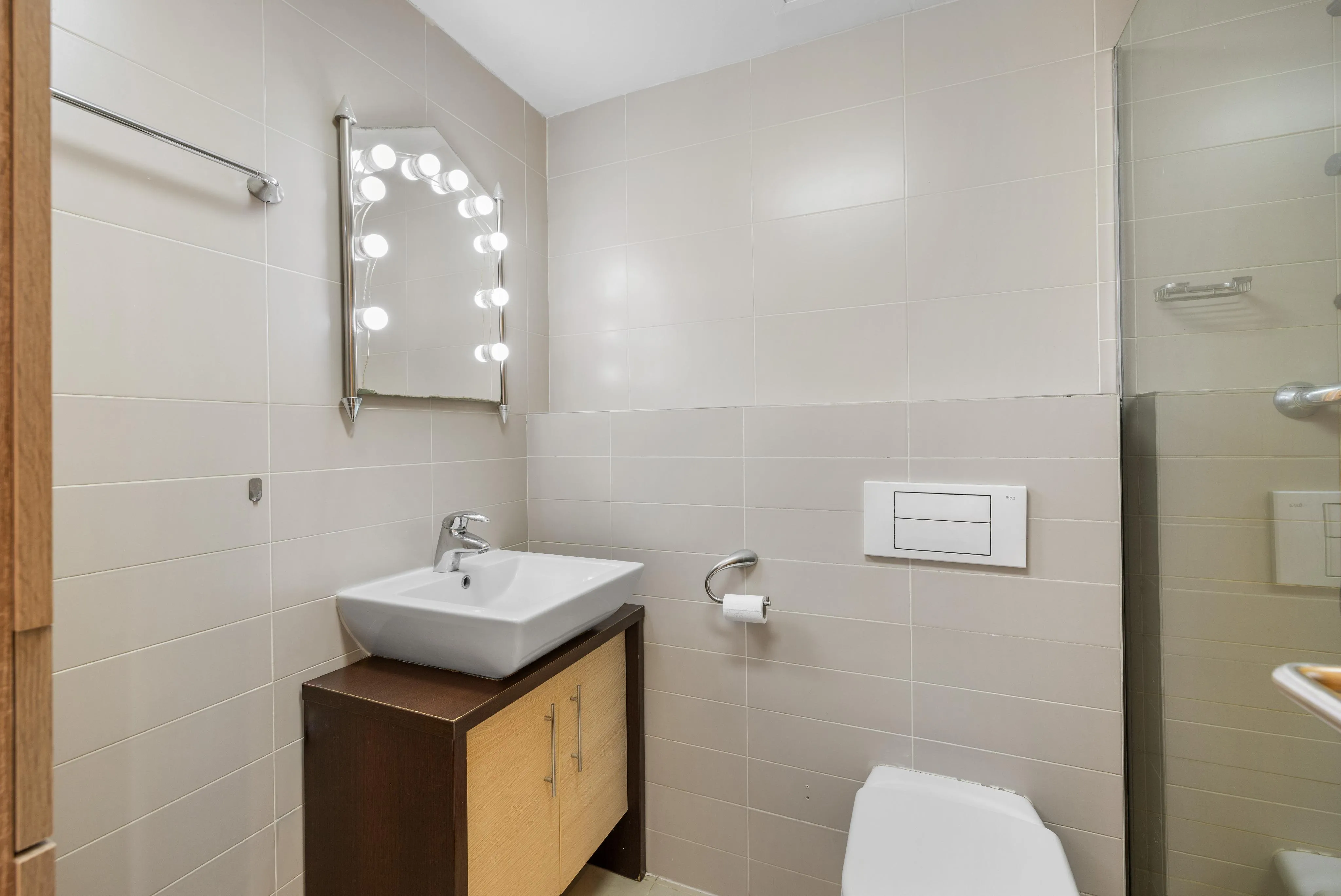 Spacious apartment with community pool-8