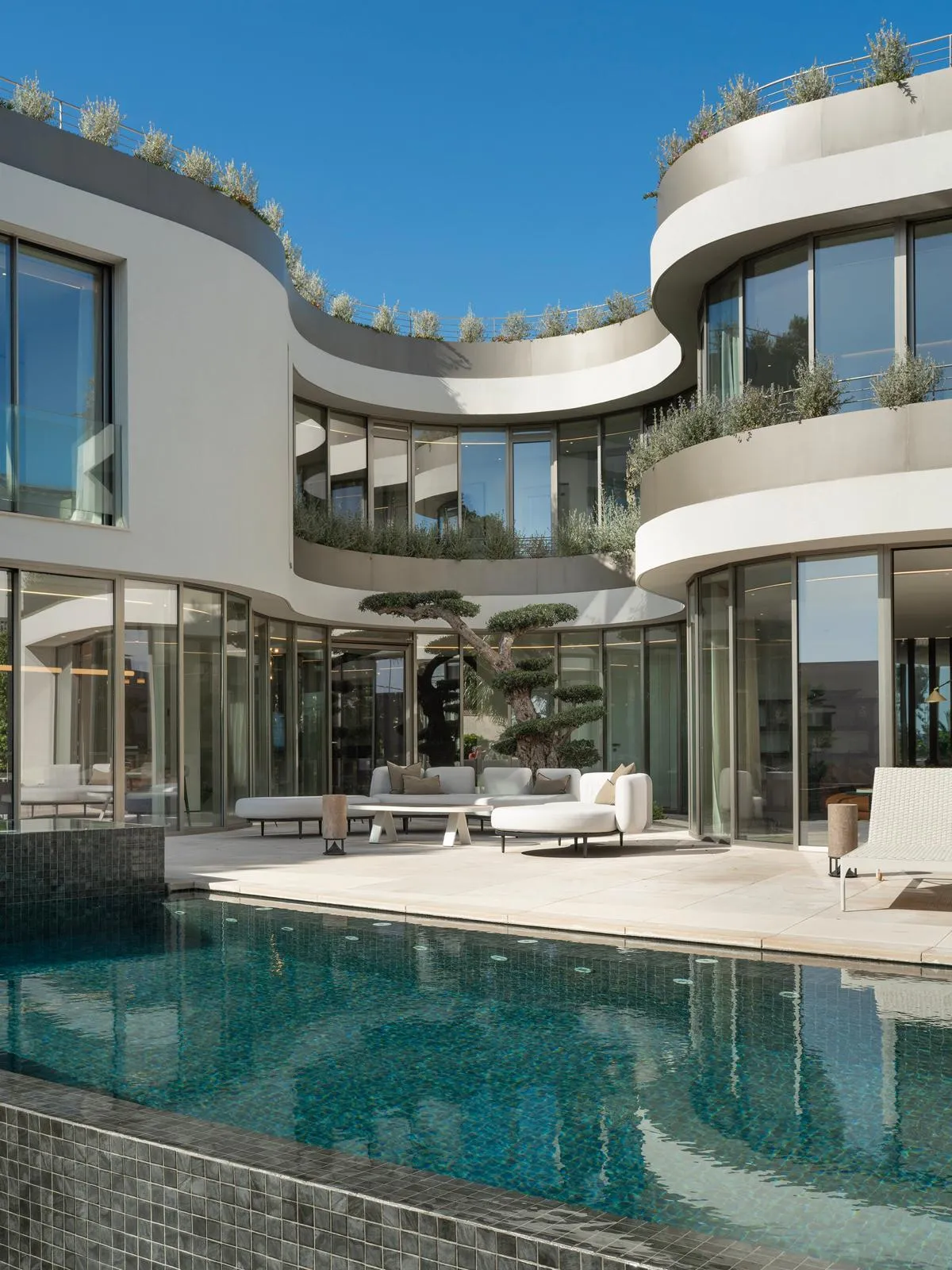 Elegant new villa walking to beach-7