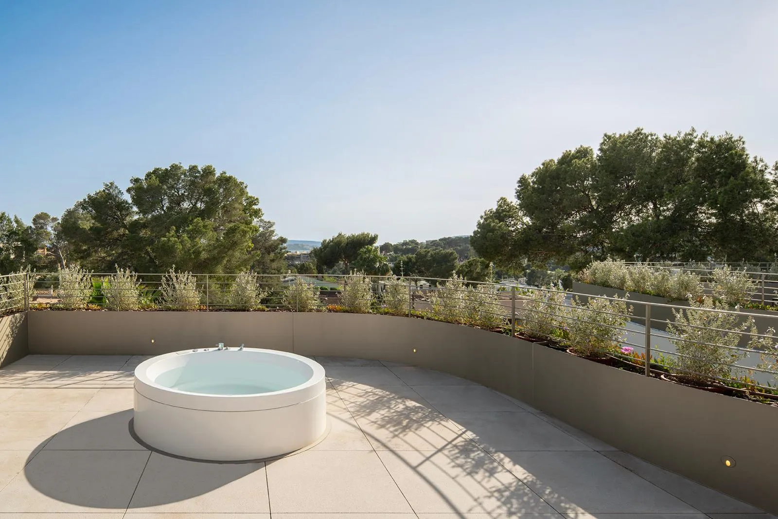 Elegante villa de nueva construcción a pie de playa-18