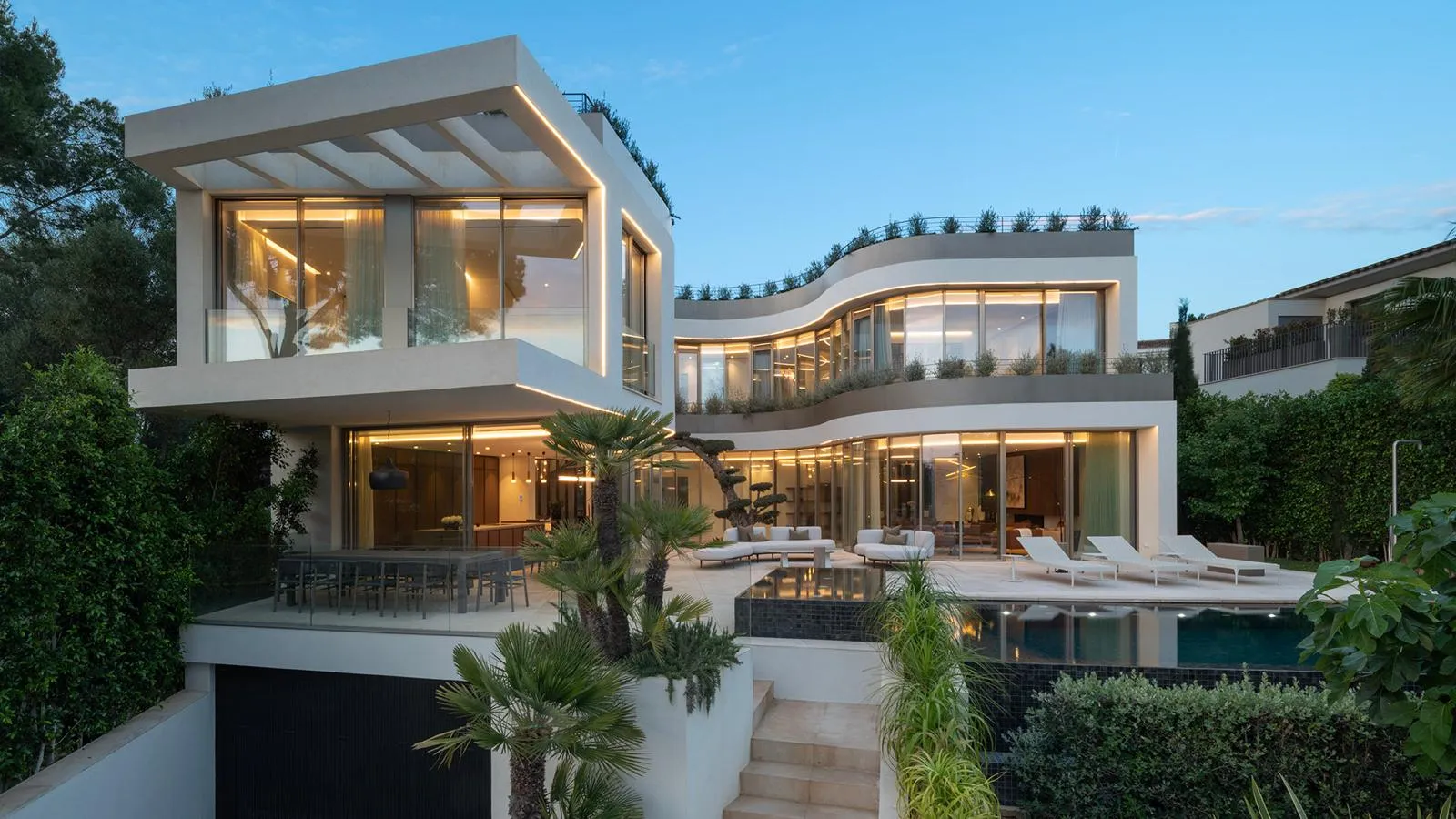 Elegant new villa walking to beach-21