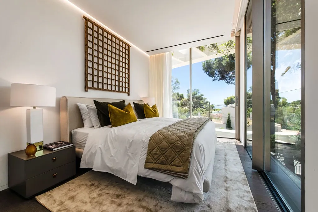 Elegant new villa walking to beach-14