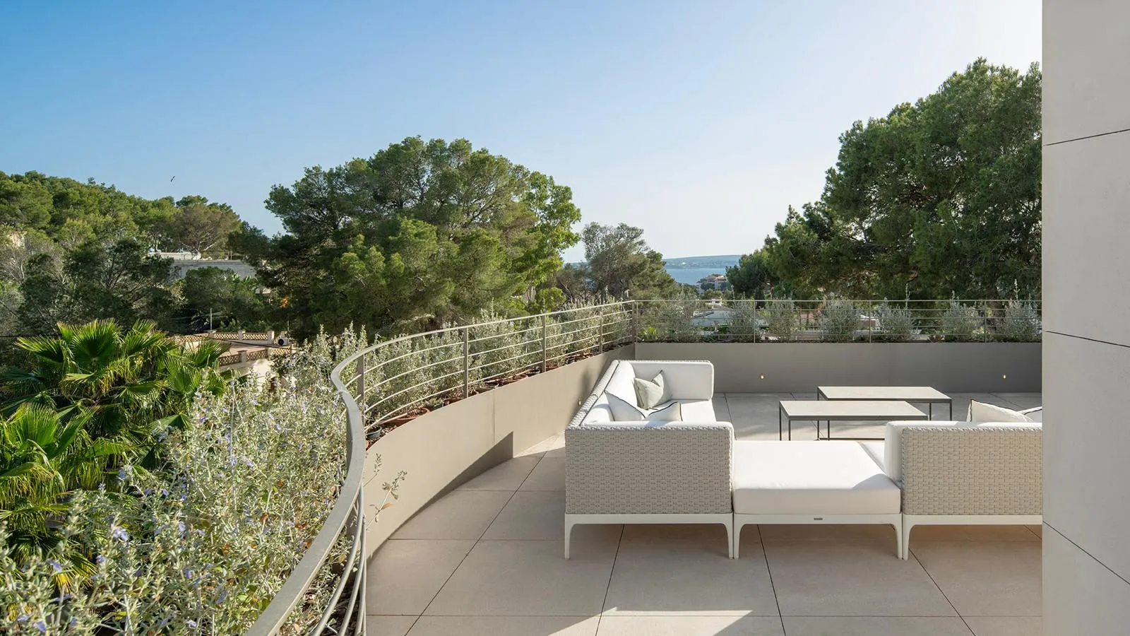 Elegant new villa walking to beach-17