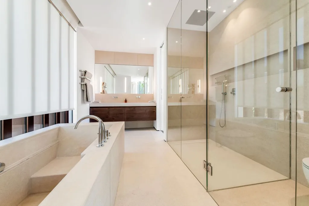 Elegant new villa walking to beach-12