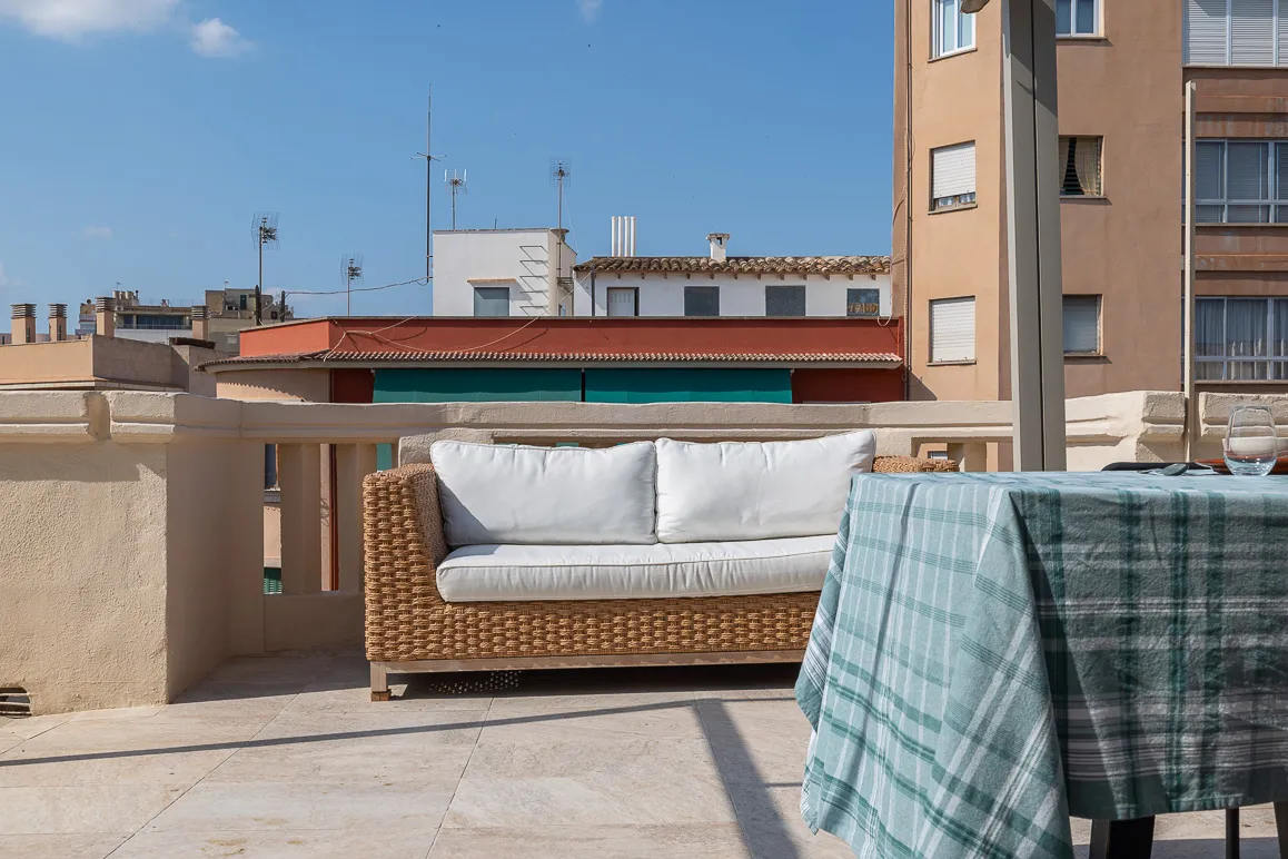 Romantic penthouse at the edge of the old town-9