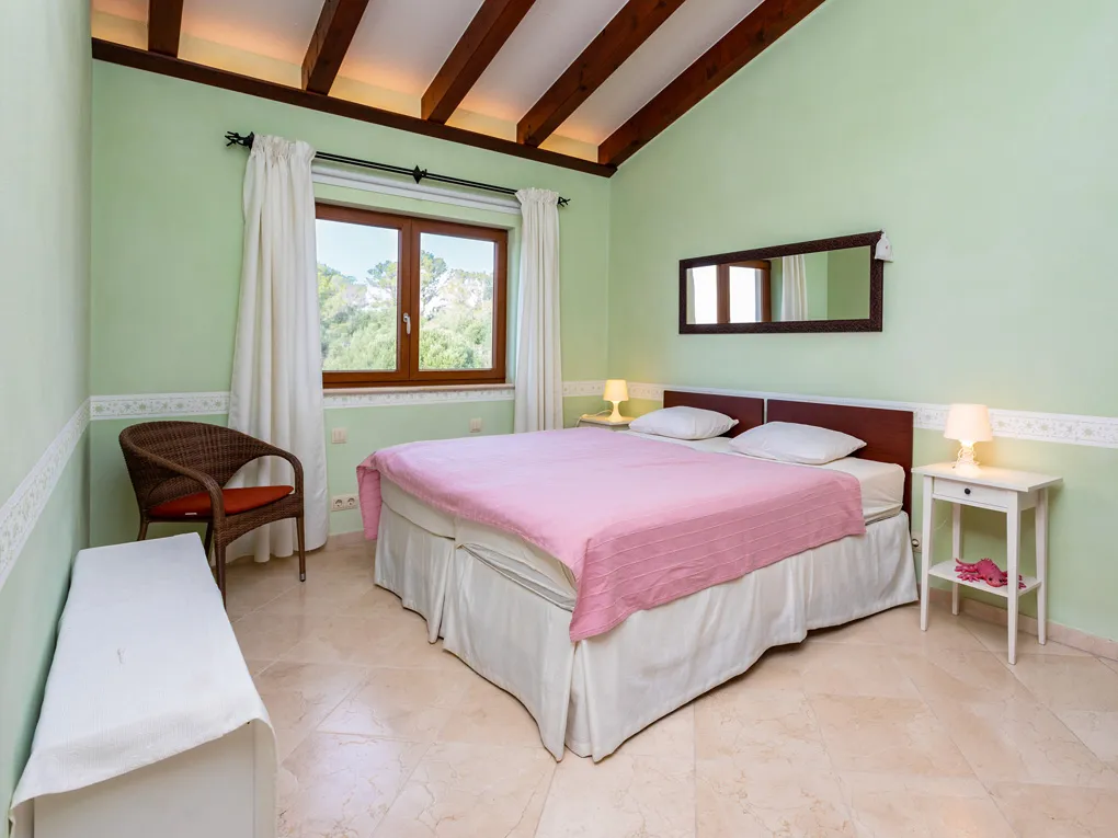 Hoogwaardige villa op toplocatie in Puntiro-12