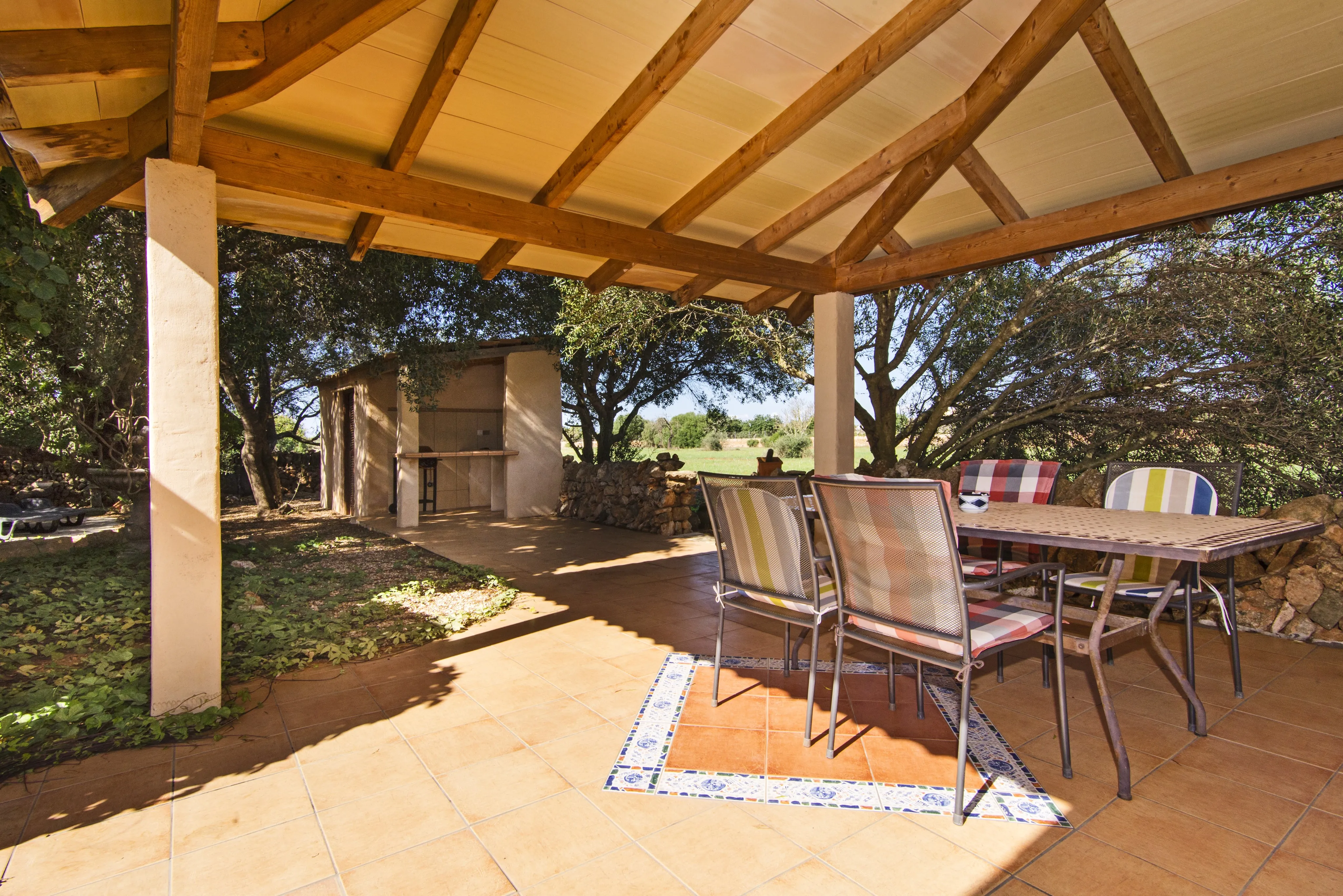 Amplia finca familiar al estilo Hacienda-13