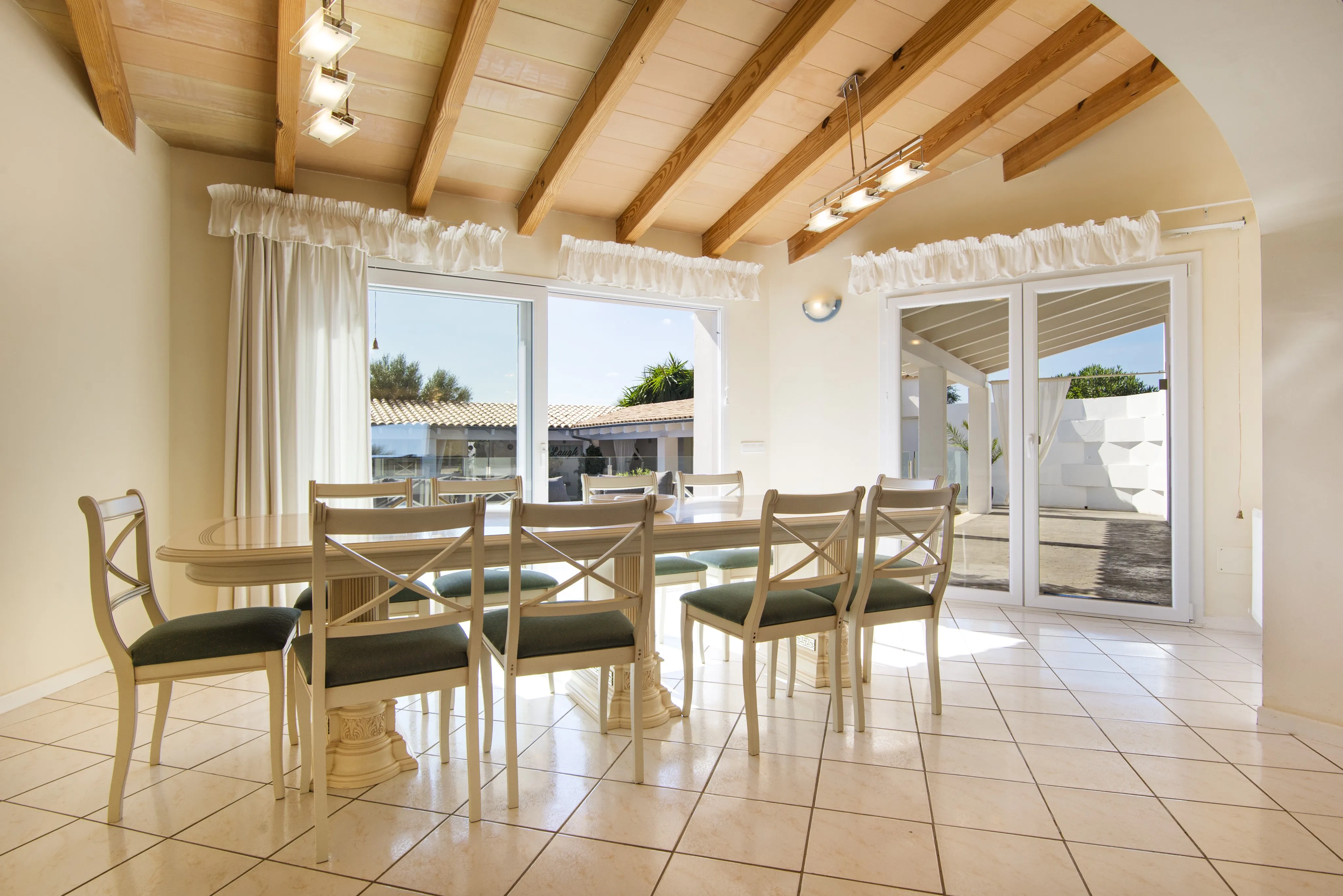 Amplia finca familiar al estilo Hacienda-4