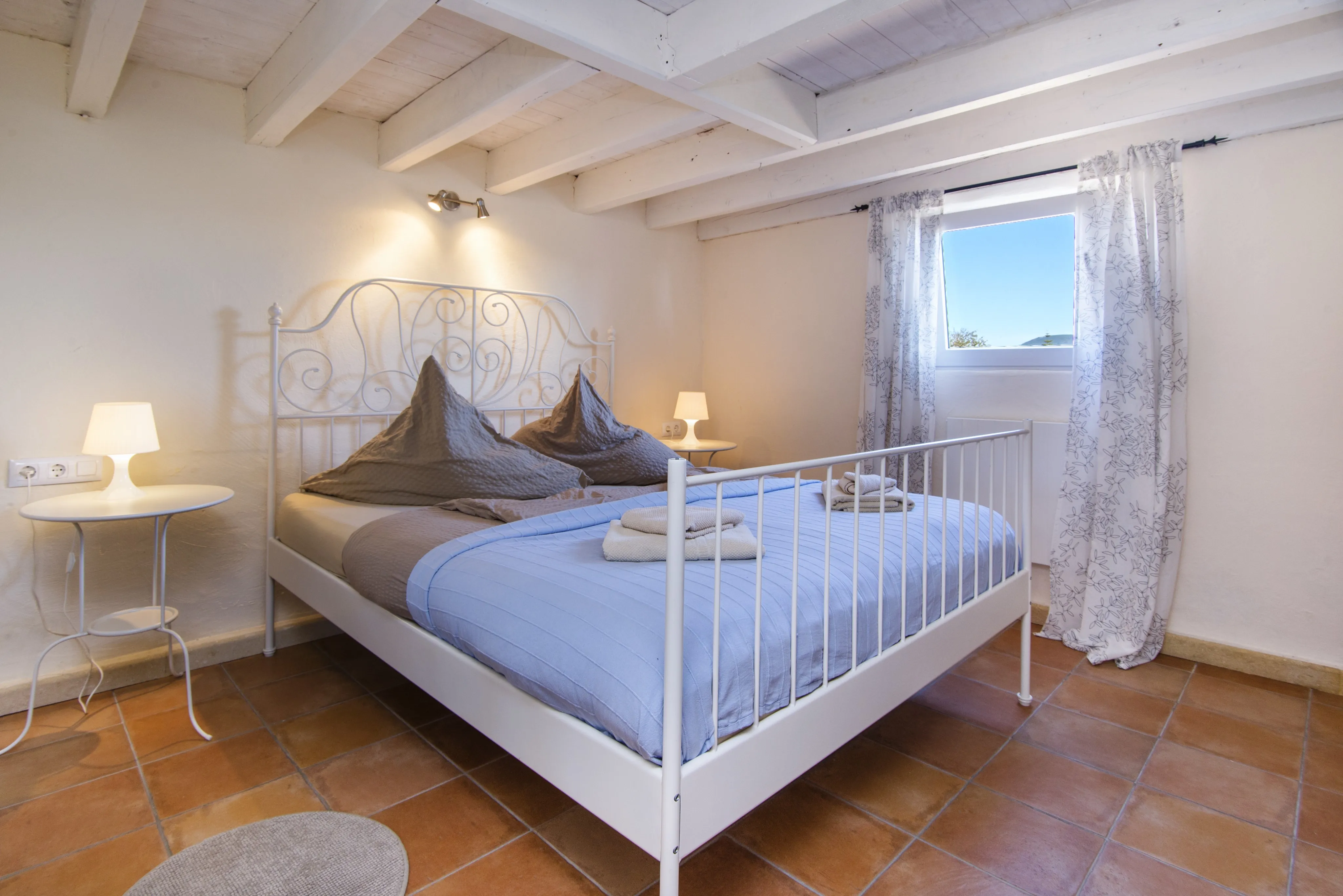 Amplia finca familiar al estilo Hacienda-11