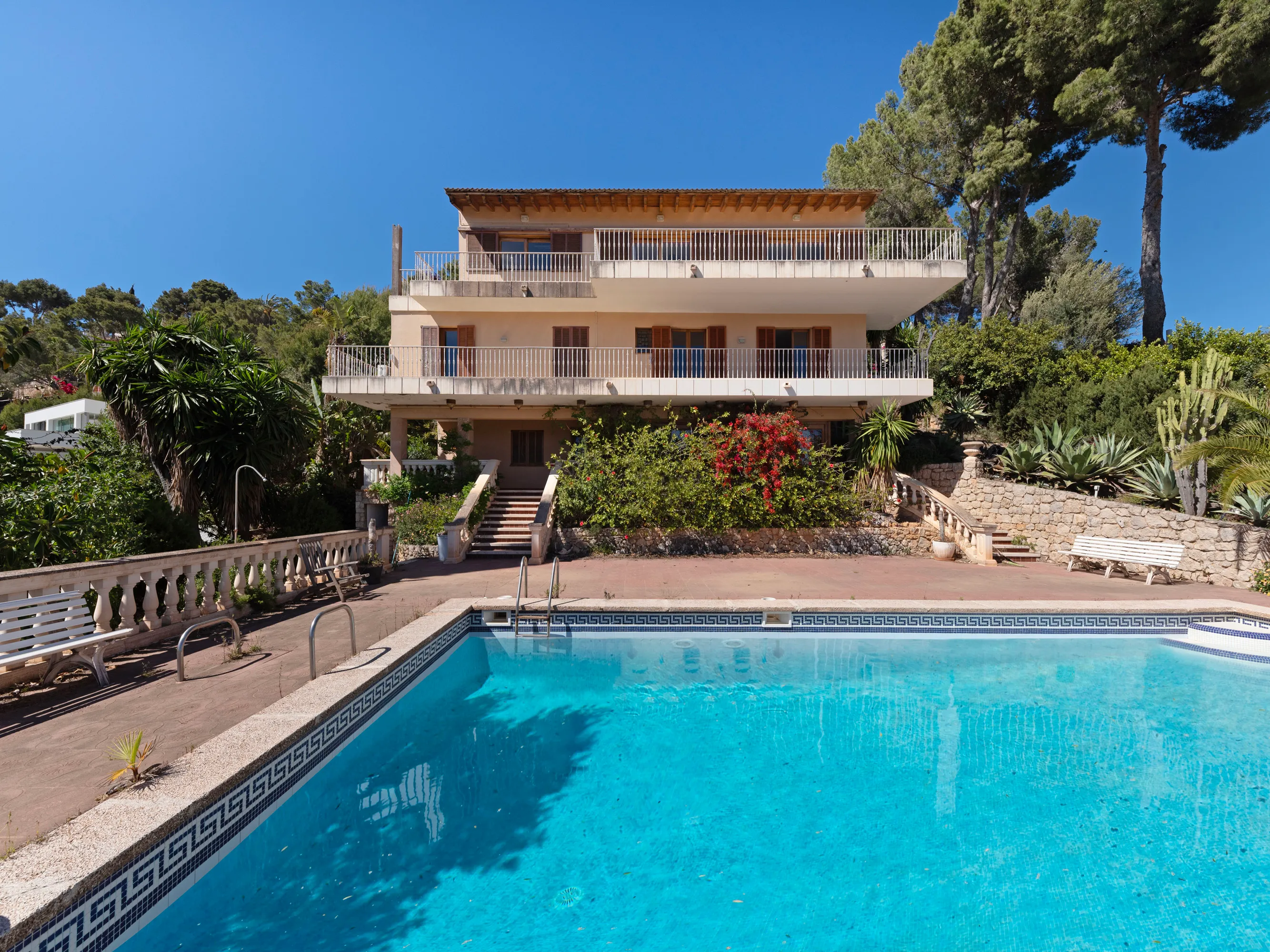 Grund med havudsigt og sydvestlig orientering i Son Vida-9