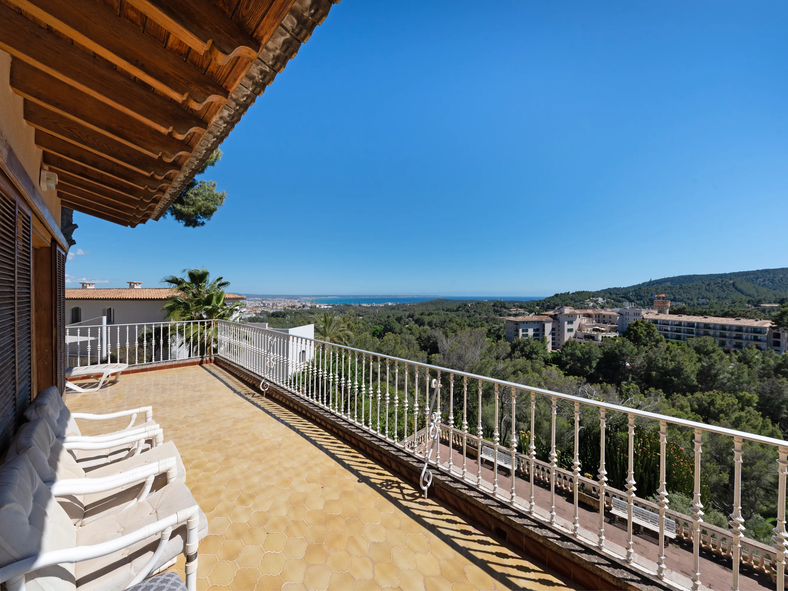 Grund med havudsigt og sydvestlig orientering i Son Vida-3