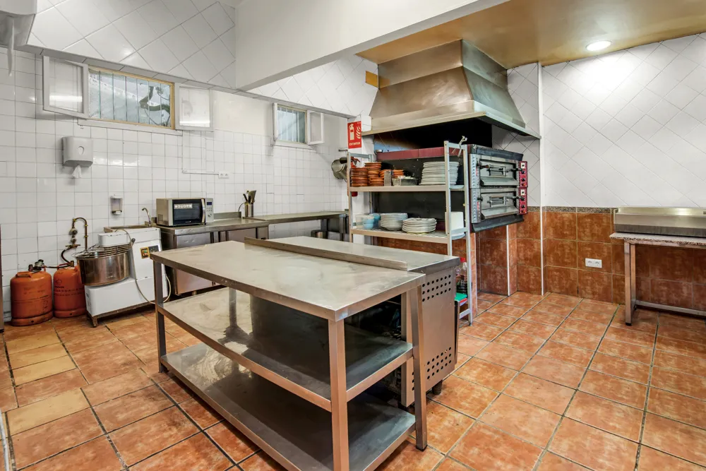 Volledig ingericht restaurant/pizzeria in het centrum van Palma te koop-12