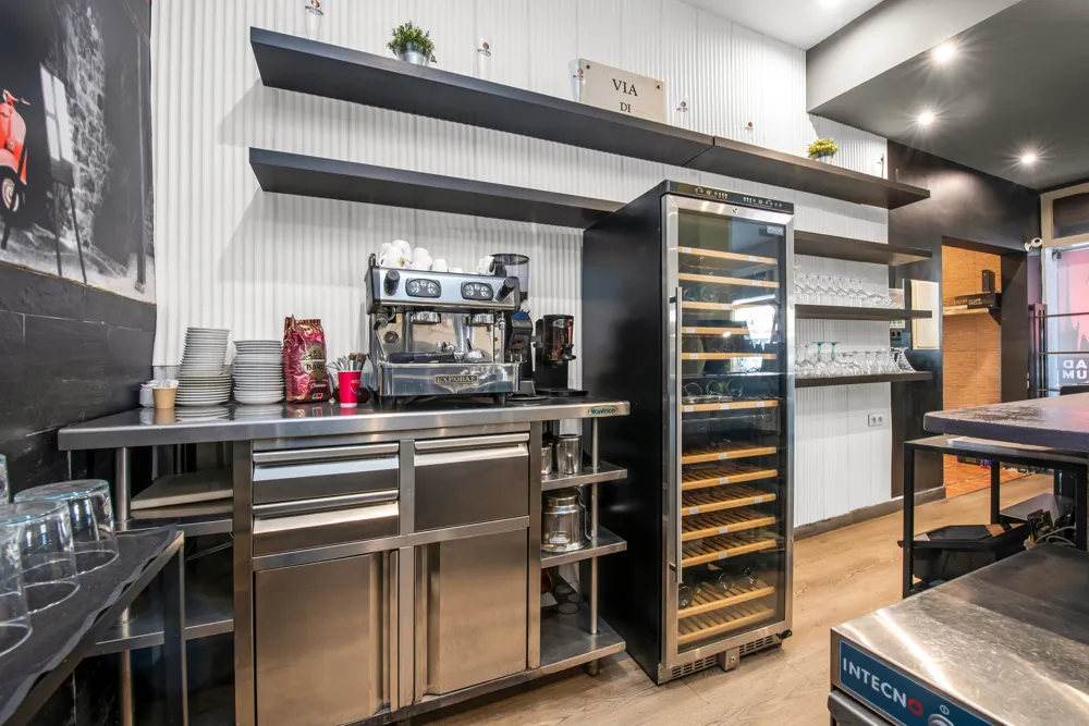 Ristorante/pizzeria completamente attrezzato nel centro di Palma in vendita-10